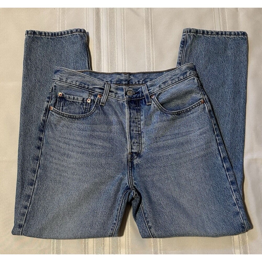 Levi's® 501® Women’s Straight jeans with a factory distressed finish SZ W30 L30